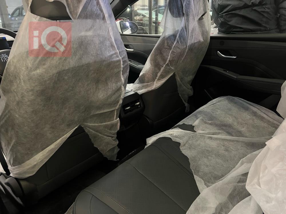 بی وای دی Qin Plus